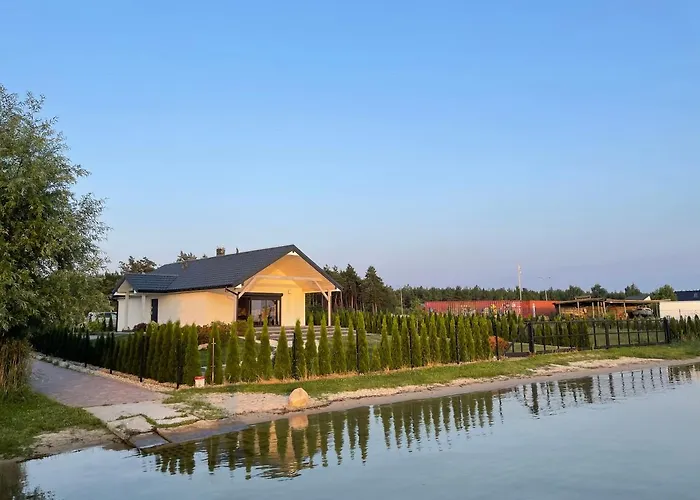 Dom Nad Jeziorem Obok Uniejowa Ferienhaus *